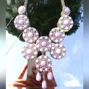 𝐶ℎ𝑎𝑟𝑚𝑖𝑛𝑔 𝐶ℎ𝑎𝑟𝑙𝑖𝑒 𝑁𝑒𝑐𝑘𝑙𝑎𝑐𝑒